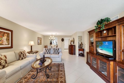 Condo in Boynton Beach, Florida, 3 bedrooms № 2146140 - photo 17