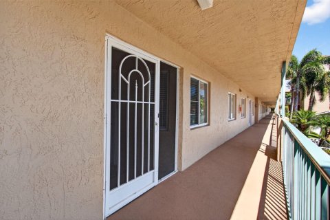 Condo in Boynton Beach, Florida, 3 bedrooms № 2146140 - photo 2