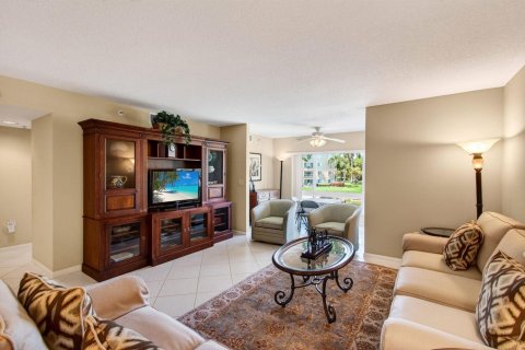 Condo in Boynton Beach, Florida, 3 bedrooms № 2146140 - photo 10