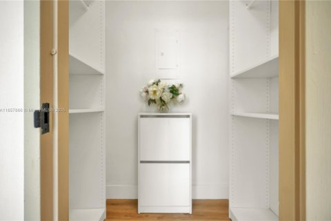 Купить кондоминиум в Майами-Бич, Флорида 1 спальня, 79.8м2, № 1882119 - фото 17