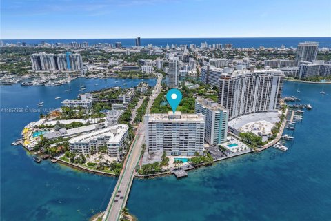 Купить кондоминиум в Майами-Бич, Флорида 1 спальня, 79.8м2, № 1882119 - фото 2