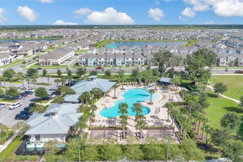 Casa en venta en Kissimmee, Florida, 4 dormitorios, 198.16 m2 № 1902530 - foto 3