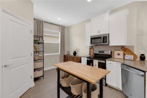 Casa en venta en Kissimmee, Florida, 4 dormitorios, 198.16 m2 № 1902530 - foto 11