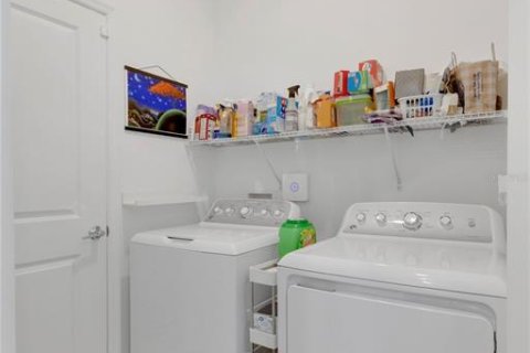 Casa en venta en Kissimmee, Florida, 4 dormitorios, 198.16 m2 № 1902530 - foto 20