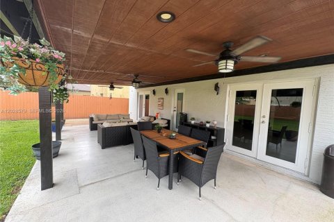 House in Homestead, Florida 5 bedrooms, 255.76 sq.m. № 2086382 - photo 27