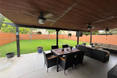 House in Homestead, Florida 5 bedrooms, 255.76 sq.m. № 2086382 - photo 28