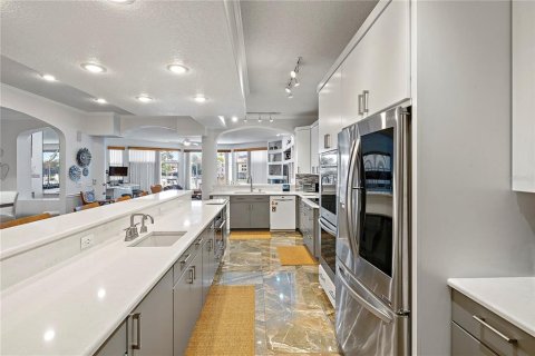 Townhouse in Tierra Verde, Florida 5 bedrooms, 441.29 sq.m. № 1614113 - photo 7
