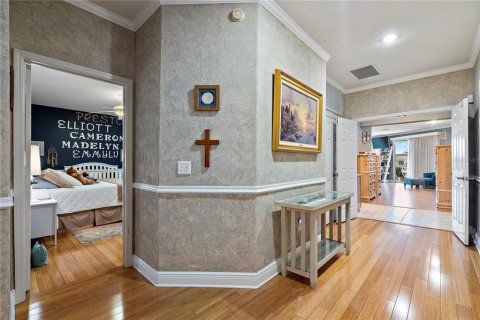 Townhouse in Tierra Verde, Florida 5 bedrooms, 441.29 sq.m. № 1614113 - photo 22