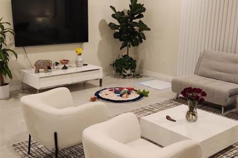 Adosado en venta en Kissimmee, Florida, 3 dormitorios, 165.55 m2 № 1658439 - foto 8
