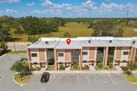 Townhouse in Kissimmee, Florida 3 bedrooms, 203.92 sq.m. № 2092978 - photo 2