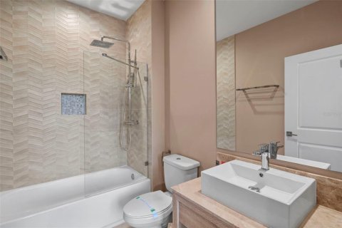 Townhouse in Kissimmee, Florida 3 bedrooms, 203.92 sq.m. № 2092978 - photo 24