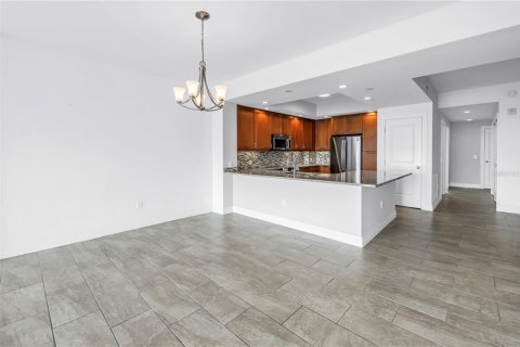 Condominio en alquiler en Saint Petersburg, Florida, 2 dormitorios, 158.96 m2 № 1880905 - foto 11