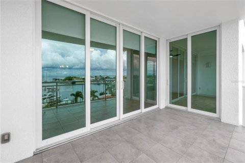 Condominio en alquiler en Saint Petersburg, Florida, 2 dormitorios, 158.96 m2 № 1880905 - foto 23