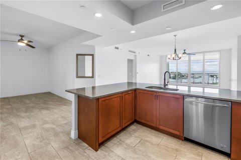 Condominio en alquiler en Saint Petersburg, Florida, 2 dormitorios, 158.96 m2 № 1880905 - foto 9