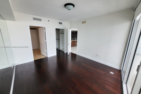 Condo in Miami, Florida, 1 bedroom  № 2017245 - photo 8