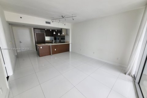Condo in Miami, Florida, 1 bedroom  № 2017245 - photo 5