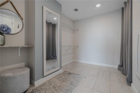 Condo in Miami, Florida, 1 bedroom № 2080914 - photo 30