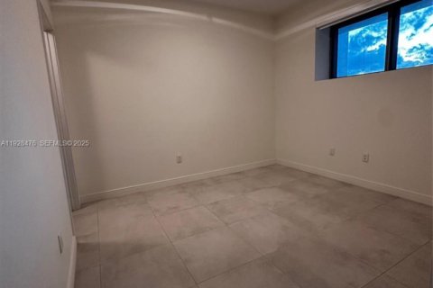 Condo in Miami, Florida, 2 bedrooms  № 1986844 - photo 7