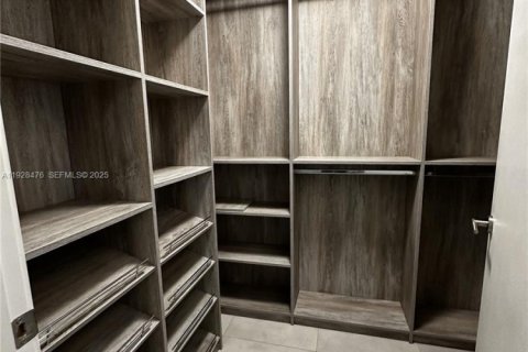 Condo in Miami, Florida, 2 bedrooms  № 1986844 - photo 6