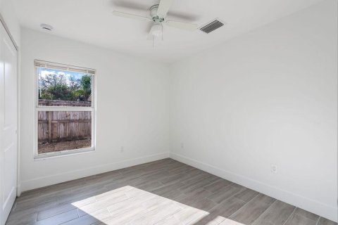 Villa ou maison à louer à Stuart, Floride: 2 chambres, 53.88 m2 № 2168861 - photo 9