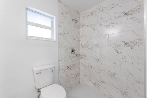 Villa ou maison à louer à Stuart, Floride: 2 chambres, 53.88 m2 № 2168861 - photo 12