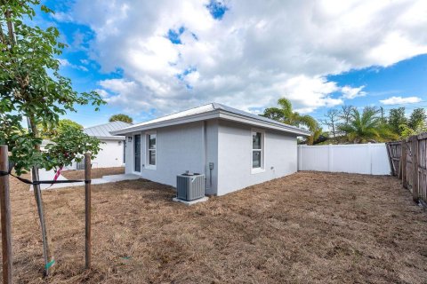 Villa ou maison à louer à Stuart, Floride: 2 chambres, 53.88 m2 № 2168861 - photo 19