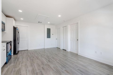 Villa ou maison à louer à Stuart, Floride: 2 chambres, 53.88 m2 № 2168861 - photo 7