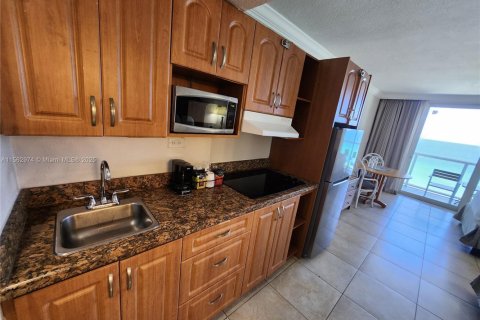 Copropriété à vendre à Sunny Isles Beach, Floride: 33.44 m2 № 1978217 - photo 10