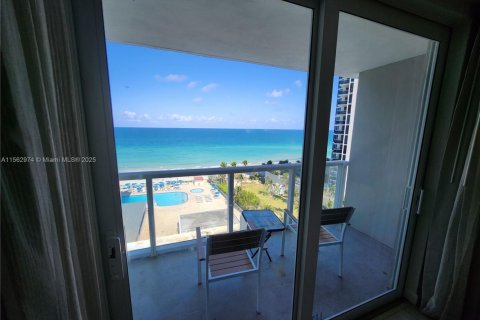Copropriété à vendre à Sunny Isles Beach, Floride: 33.44 m2 № 1978217 - photo 3