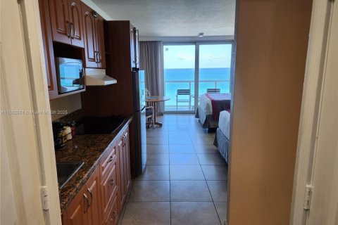 Copropriété à vendre à Sunny Isles Beach, Floride: 33.44 m2 № 1978217 - photo 5