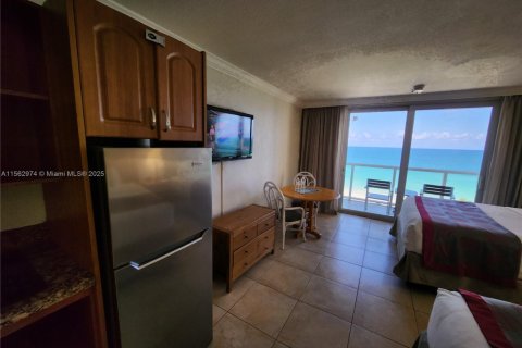 Copropriété à vendre à Sunny Isles Beach, Floride: 33.44 m2 № 1978217 - photo 4