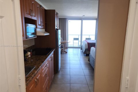 Copropriété à vendre à Sunny Isles Beach, Floride: 33.44 m2 № 1978217 - photo 9