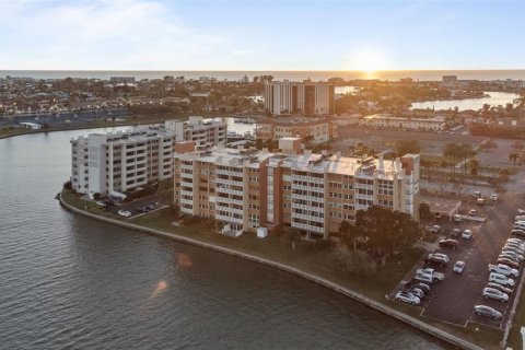 Купить кондоминиум в Трежер-Айленд, Флорида 7 комнат, 121.52м2, № 1661956 - фото 27