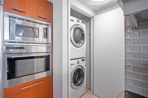 Copropriété à vendre à Miami Beach, Floride: 3 chambres, 188.03 m2 № 2368600 - photo 17