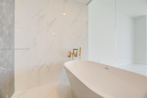Купить кондоминиум в Майами, Флорида 3 спальни, 150.32м2, № 1931462 - фото 15