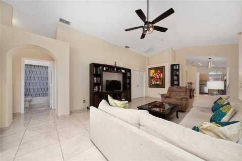 Villa ou maison à louer à Kissimmee, Floride: 4 chambres, 165.18 m2 № 1841857 - photo 18