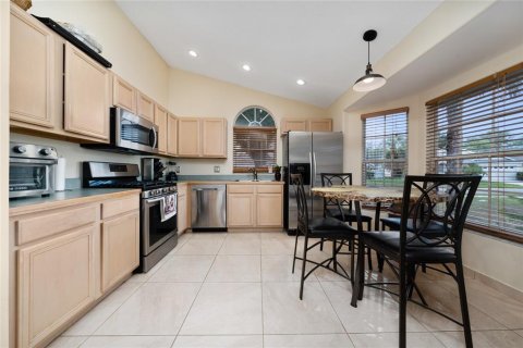 Villa ou maison à louer à Kissimmee, Floride: 4 chambres, 165.18 m2 № 1841857 - photo 12