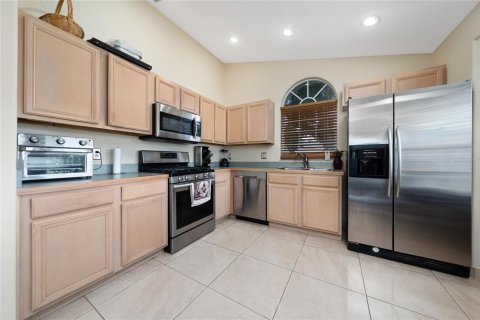 Villa ou maison à louer à Kissimmee, Floride: 4 chambres, 165.18 m2 № 1841857 - photo 13