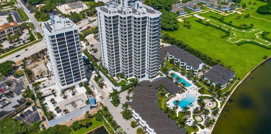 Condo in North Palm Beach, Florida, 4 bedrooms № 1007682