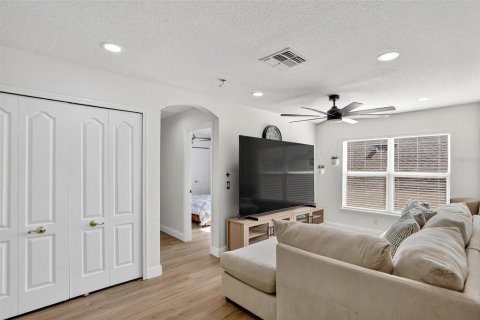 House in Kissimmee, Florida 5 bedrooms, 261.33 sq.m. № 2167409 - photo 28