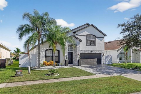 House in Kissimmee, Florida 5 bedrooms, 261.33 sq.m. № 2167409 - photo 2