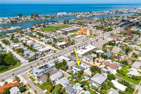 House in Saint Pete Beach, Florida 3 bedrooms, 123.1 sq.m. № 1919401 - photo 6