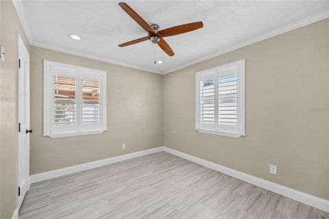 House in Saint Pete Beach, Florida 3 bedrooms, 123.1 sq.m. № 1919401 - photo 29