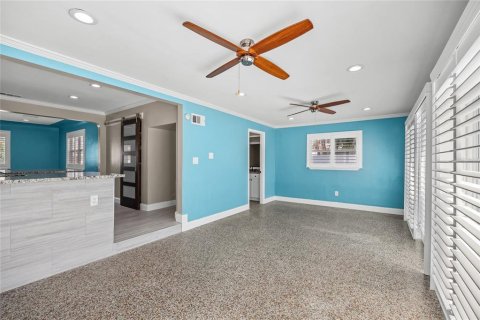 House in Saint Pete Beach, Florida 3 bedrooms, 123.1 sq.m. № 1919401 - photo 20