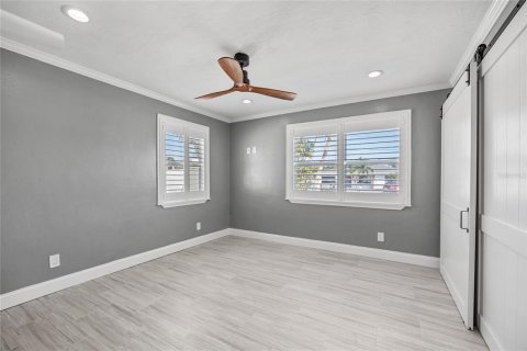 House in Saint Pete Beach, Florida 3 bedrooms, 123.1 sq.m. № 1919401 - photo 26