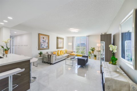 Condo in Miami, Florida, 2 bedrooms  № 2021563