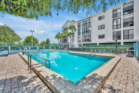 Condo in Winter Park, Florida, 3 bedrooms № 2131428 - photo 19