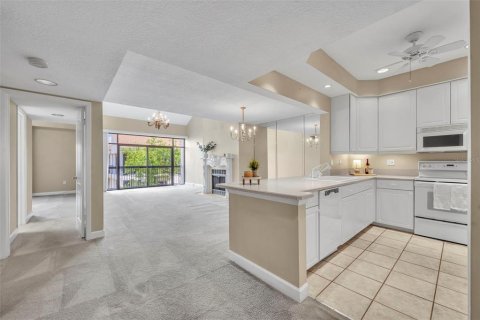 Condo in Winter Park, Florida, 3 bedrooms № 2131428 - photo 4