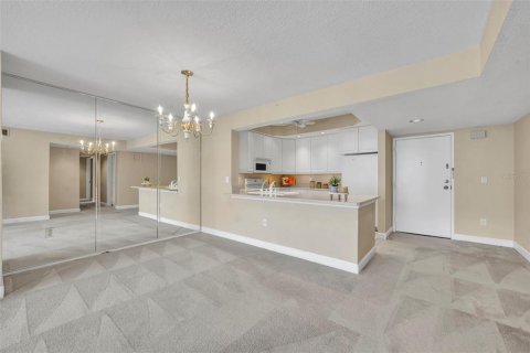 Condo in Winter Park, Florida, 3 bedrooms № 2131428 - photo 6