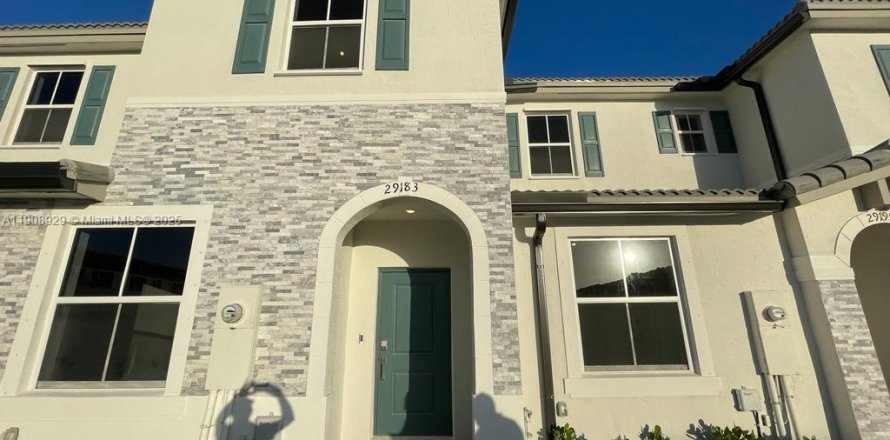 Casa en Miami, Florida 3 dormitorios, 143.53 m2 № 1967429